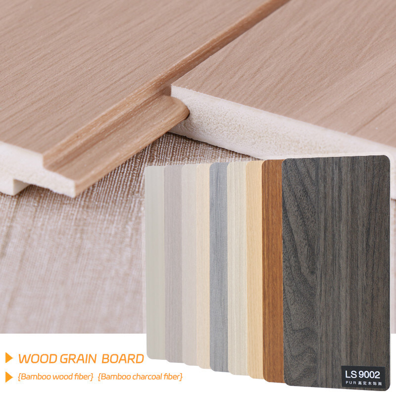 Le bois solide de grain en bois de largeur de la décoration intérieure 1.22m plaquent le panneau de mur de PVC