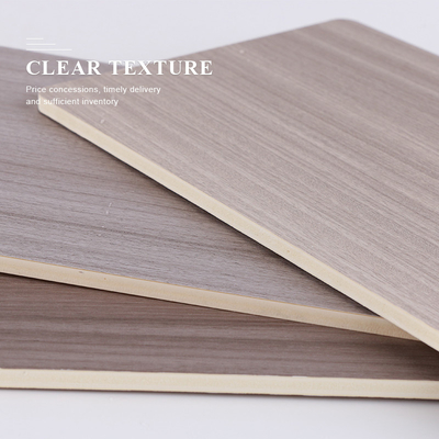 Panneau en bambou de fibre de charbon de bois de PVC de grain en bois ignifuge et antimite de style de luxe léger