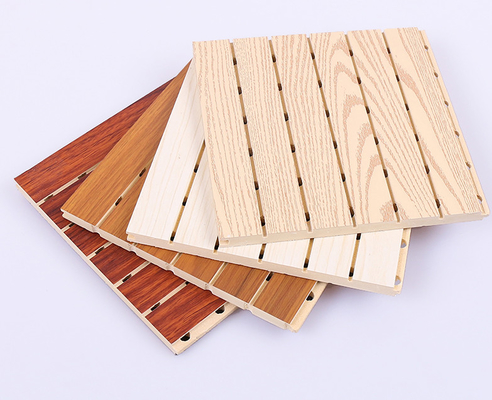 OEM insonorisant composé de plastique en bois imperméable de panneaux de WPC