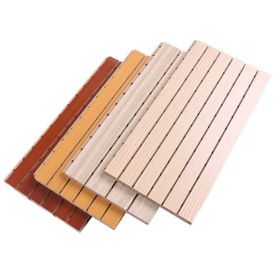 Les panneaux rendants résistants de PVC de bruit en bois composé en plastique en bois de placage ont adapté aux besoins du client