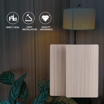 Panneau en bambou de fibre de charbon de bois de PVC de grain en bois ignifuge et antimite de style de luxe léger